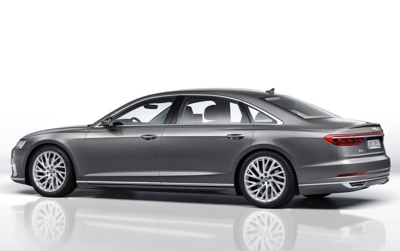 Audi A8 L arka bölüm tasarımı