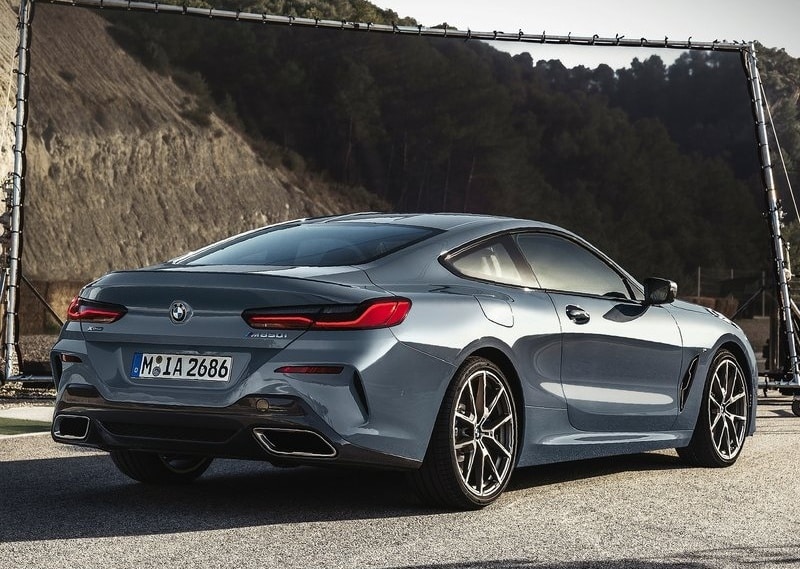BMW 8 Series Coupe ön bölüm tasarımı