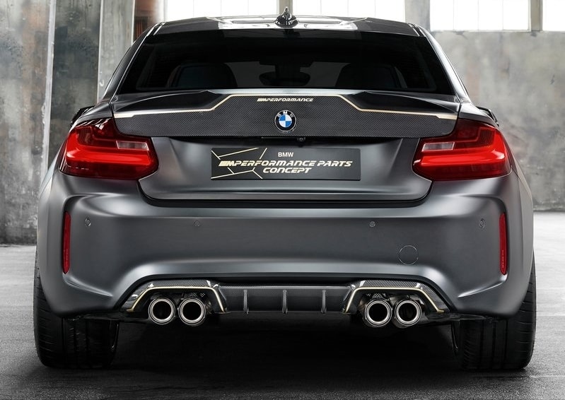 BMW M Performance Parts Concept arka görünüm karbon bagaj kapağı ve difüzör