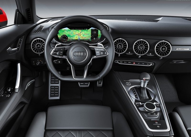 Audi TT Coupe virtual cockpit ve orta konsol