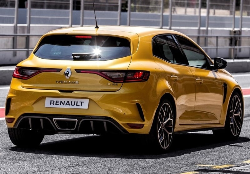 Renault Megane R.S. Trophy arka üç çeyrek görünümü