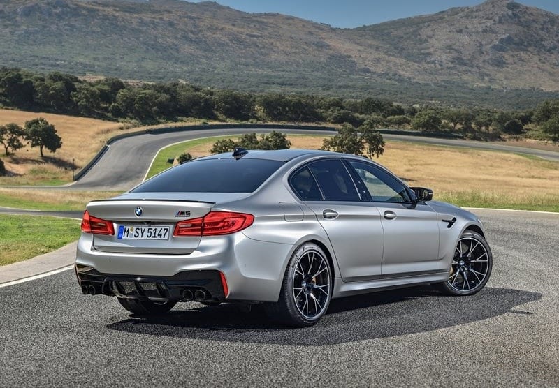 BMW M5 Competition m5 competition yan görünüm ayrıntısı