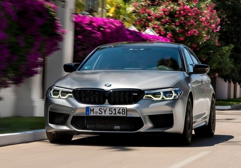 BMW M5 Competition m5 competition gövde detay görünümü