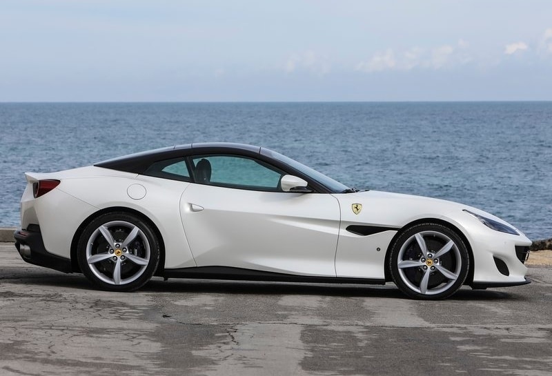 Portofino sert tavanı kapalı yan profil görünümü