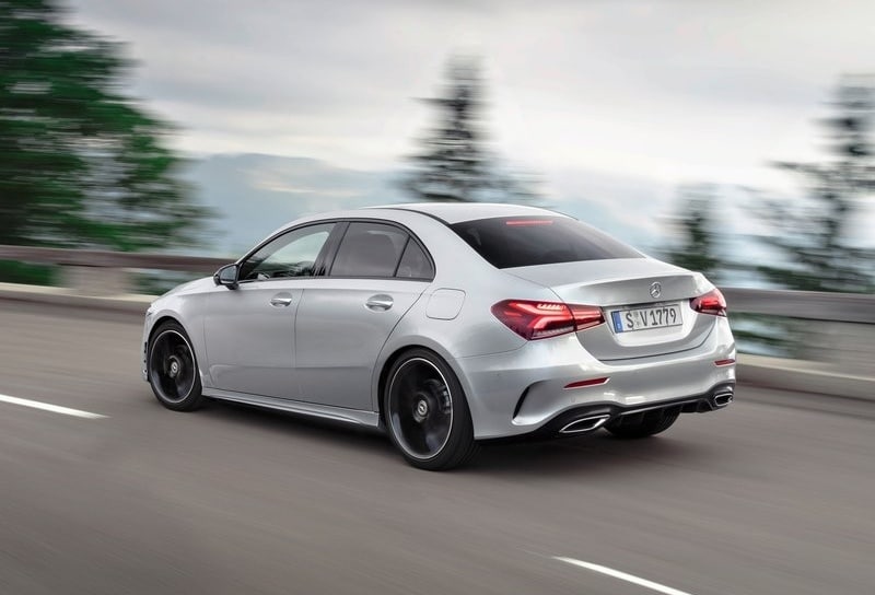 A-Class Sedan sportif arka sürüş görünümü
