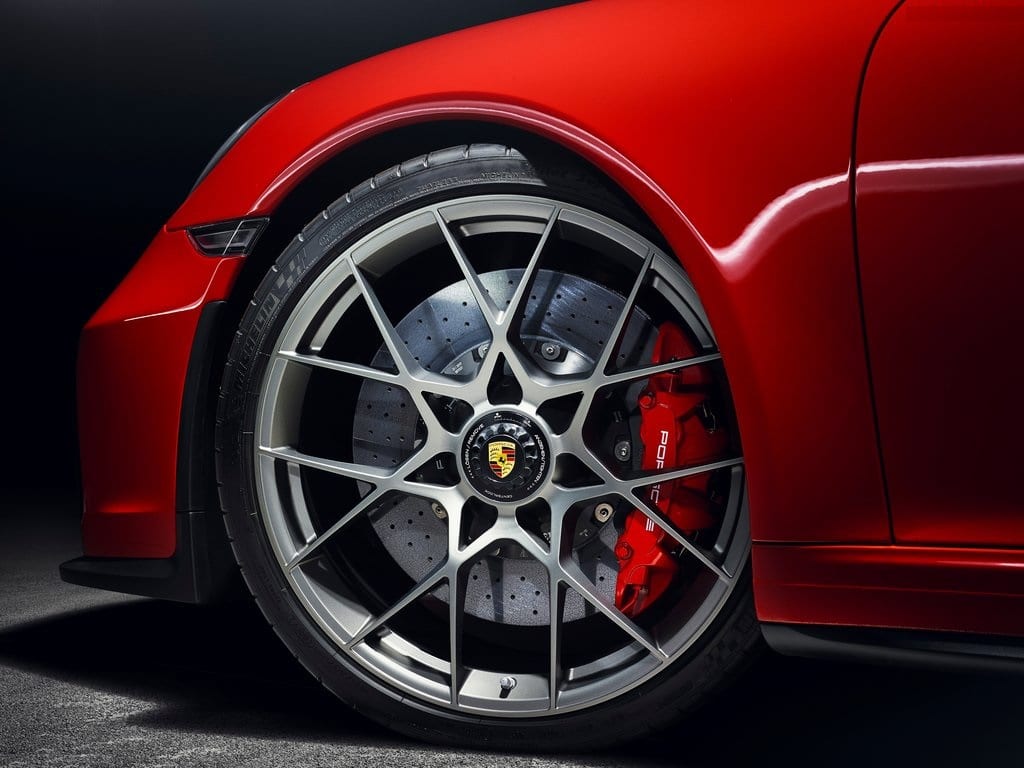 Porsche Speedster Concept 21 inç merkez kilitli jant detayı