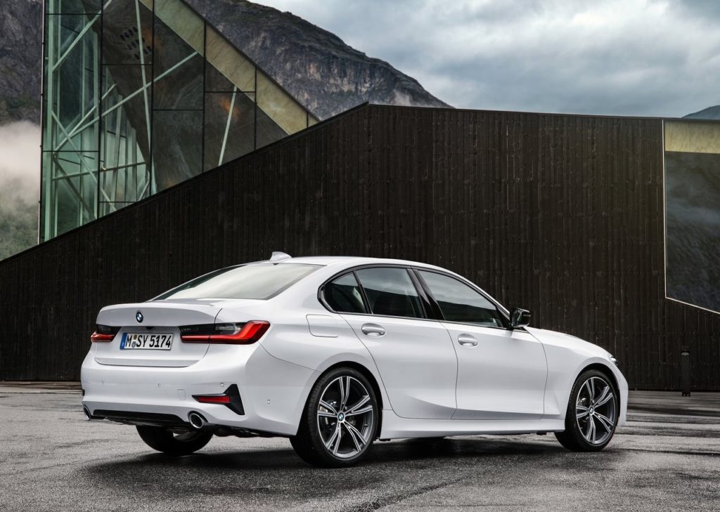 BMW 3 Serisi Sedan arka görünüm