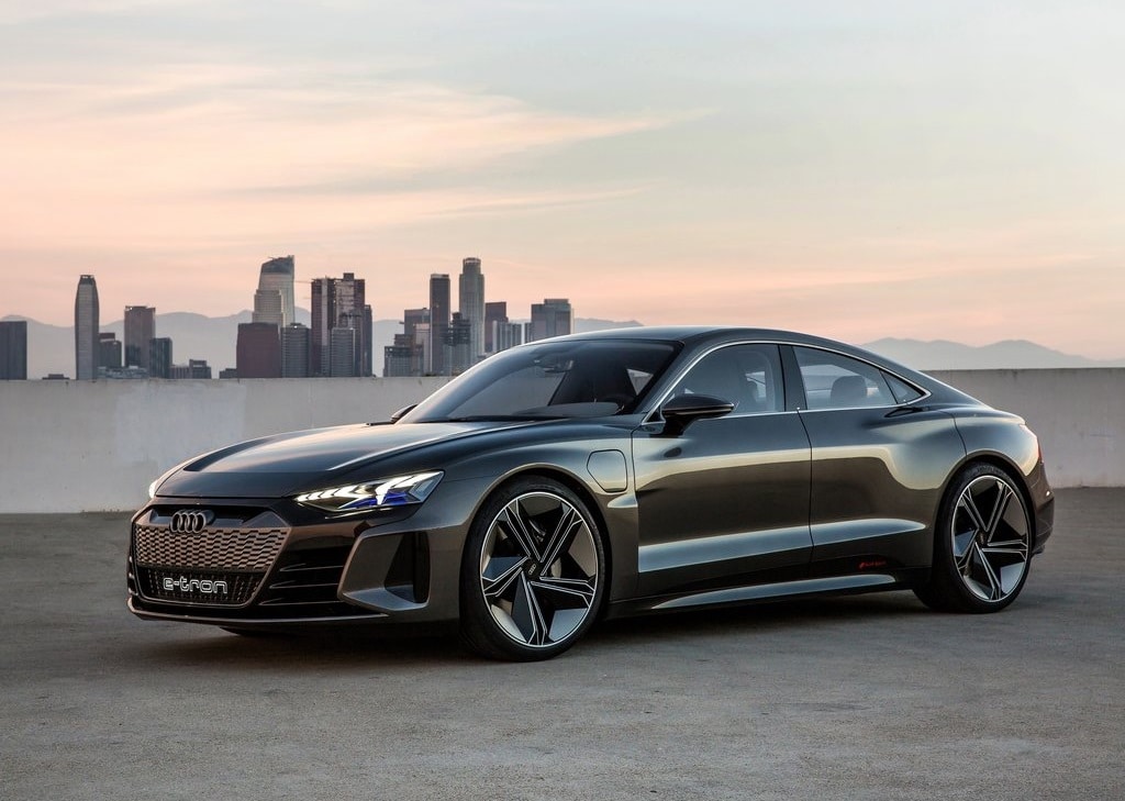 Audi e-tron GT konsept ön yan görünüm