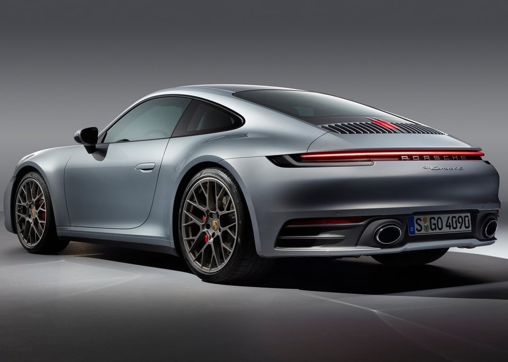 Porsche 911 Carrera 4S 992 arka görünüm