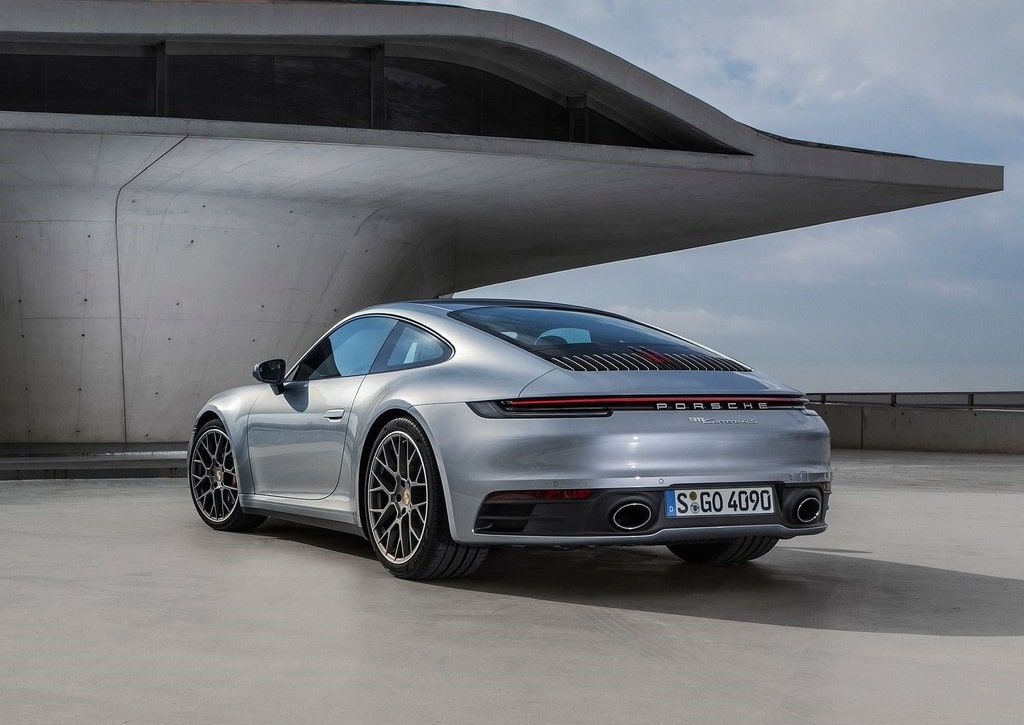 Porsche 911 Carrera 4S 992 arka tasarım