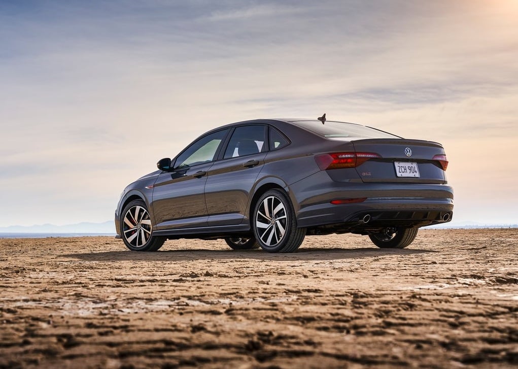 Volkswagen Jetta GLI arka görünüm