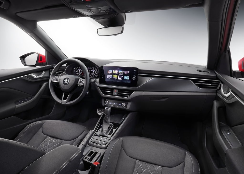 Skoda Kamiq arka üç çeyrek görünümü