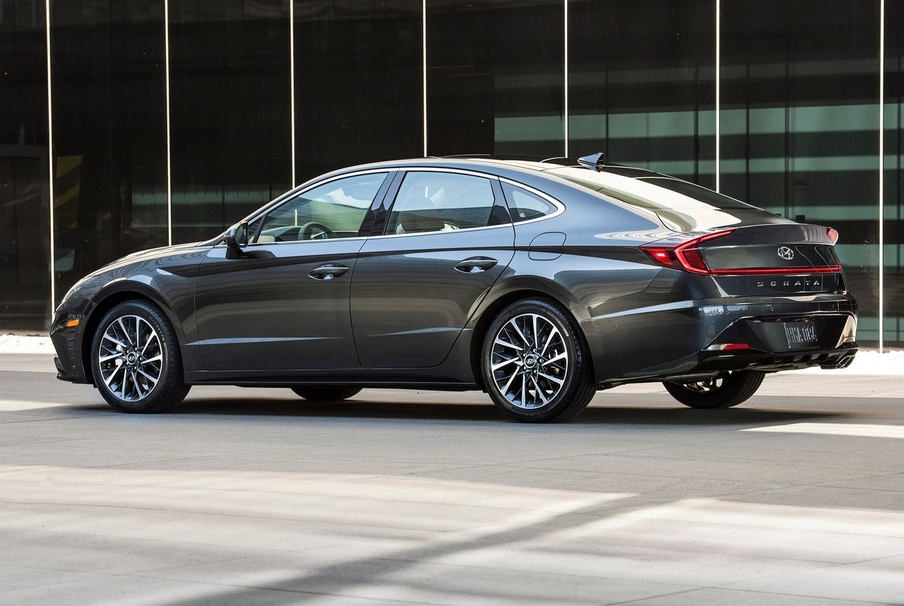 Hyundai Sonata sol arka yan görünümü