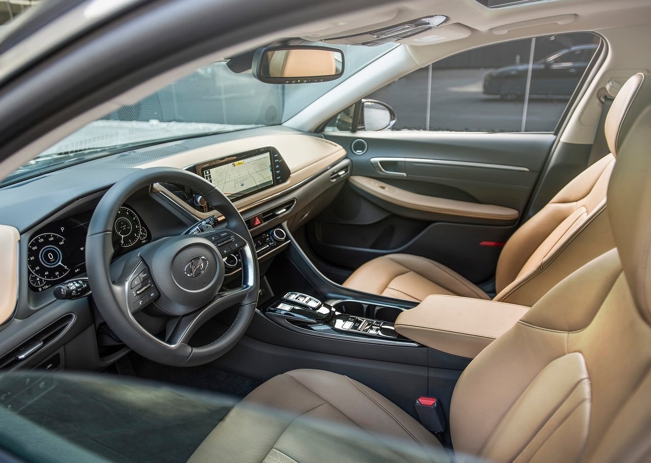 Hyundai Sonata ön kabin ve gösterge paneli