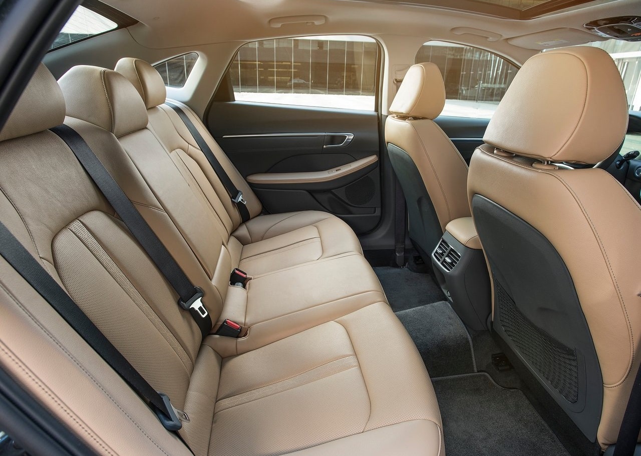 Hyundai Sonata arka koltukları