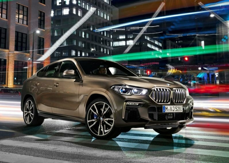 BMW X6 M50i otomobil arşiv görseli