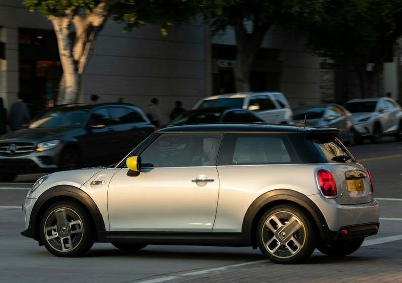 MINI Cooper SE ön tasarım görünümü