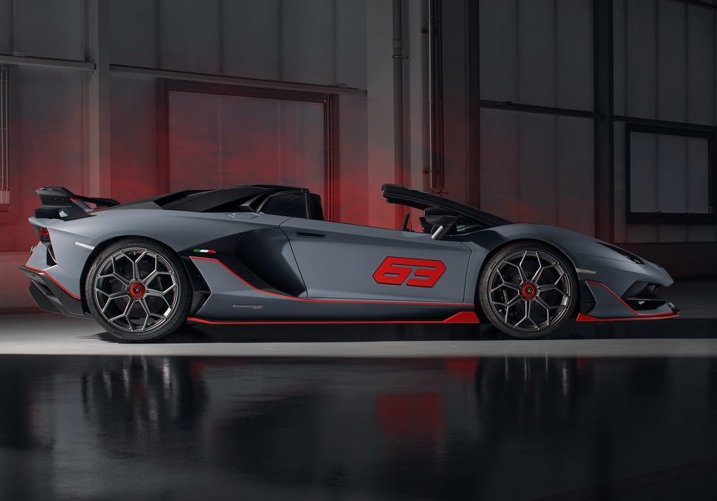 Aventador SVJ 63 Roadster yan profili ve büyük 63 grafiği