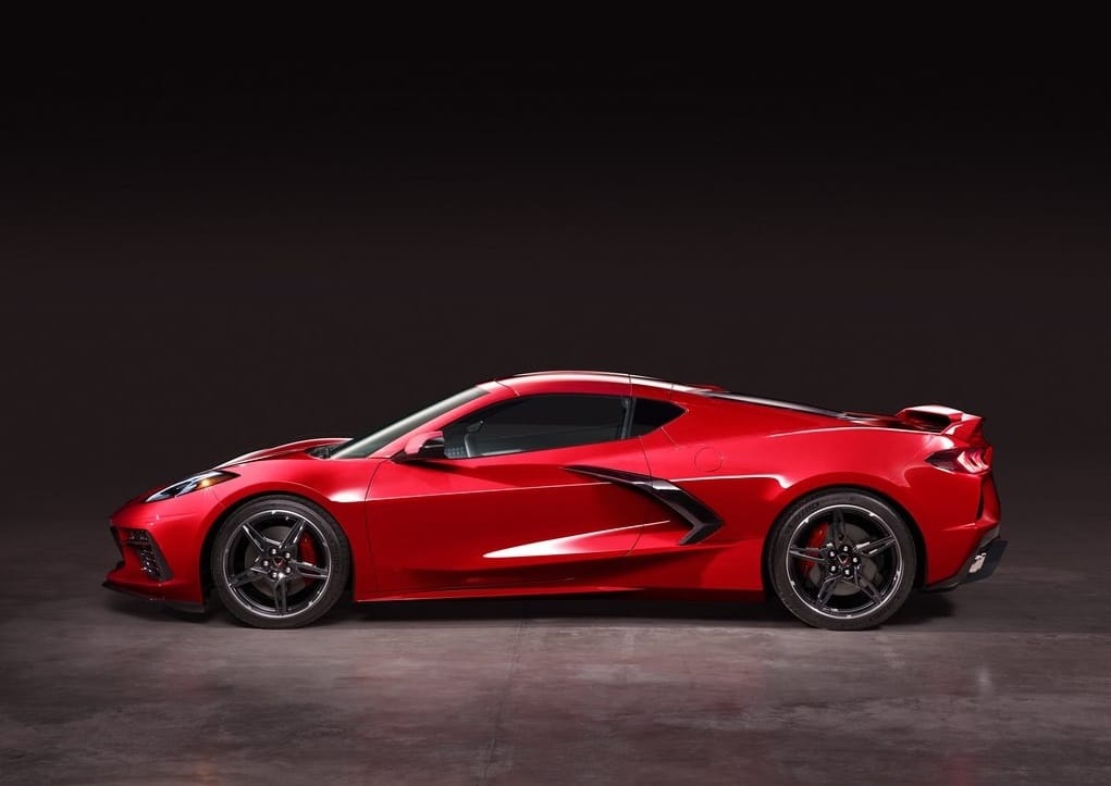 Corvette C8 Stingray yan gövde görünümü