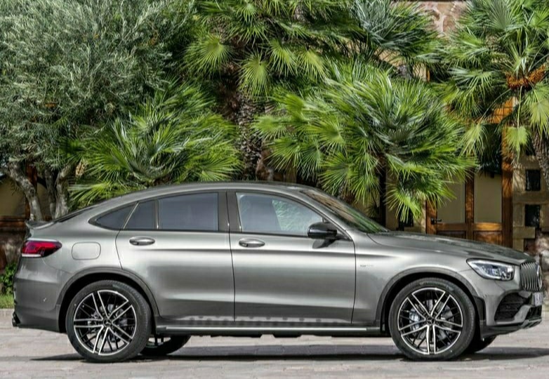 Mercedes-AMG GLC 43 Coupé yan ve ön görünümü