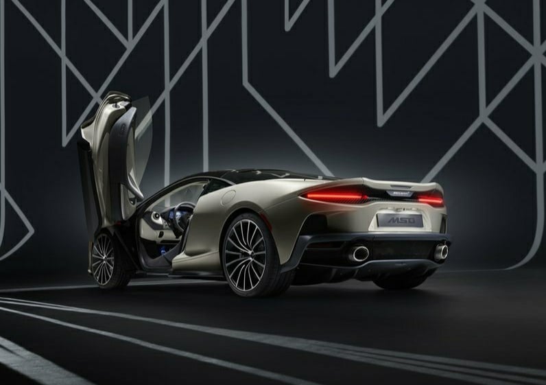 McLaren GT by MSO gövde detaylarını gösteren arşiv görseli