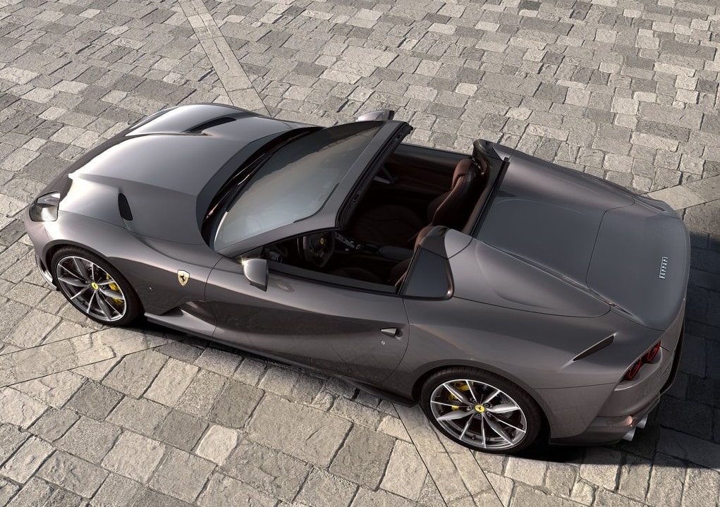 812 GTS açık tavanlı gövde ayrıntısı