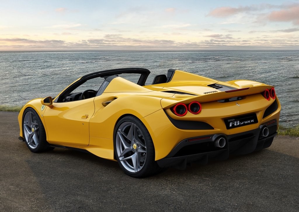 2020 Ferrari F8 Spider otomobil arşiv görseli