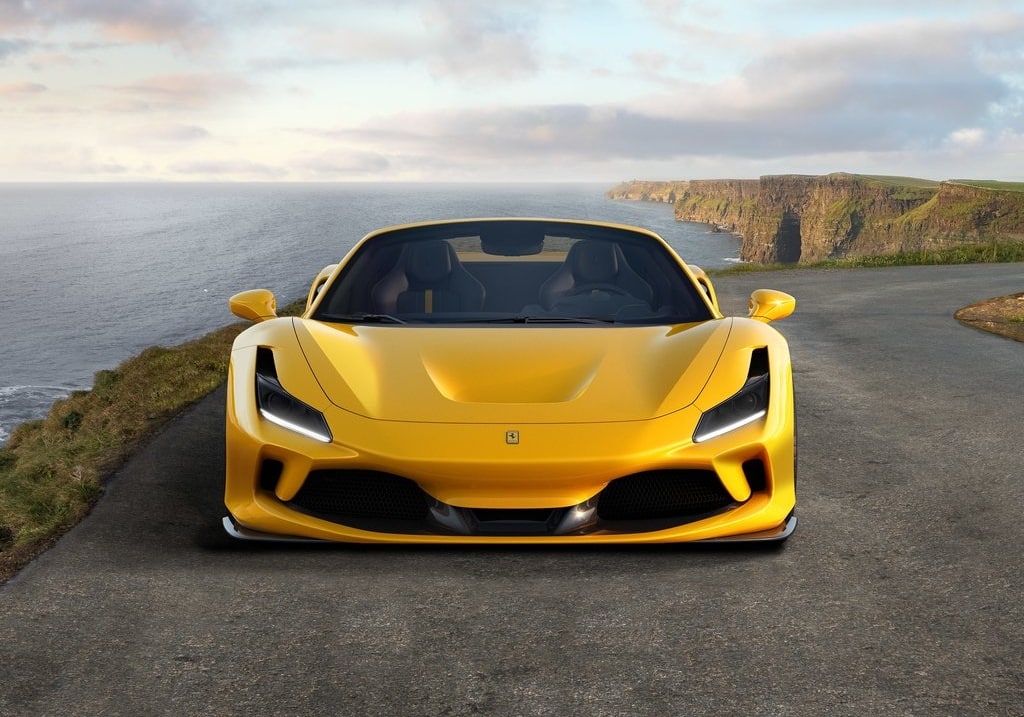 Ferrari F8 Spider dış gövde ve jant görünümü