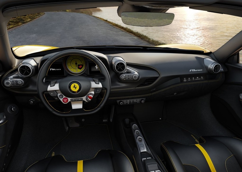 Ferrari F8 Spider kabin ve dış tasarım ayrıntıları