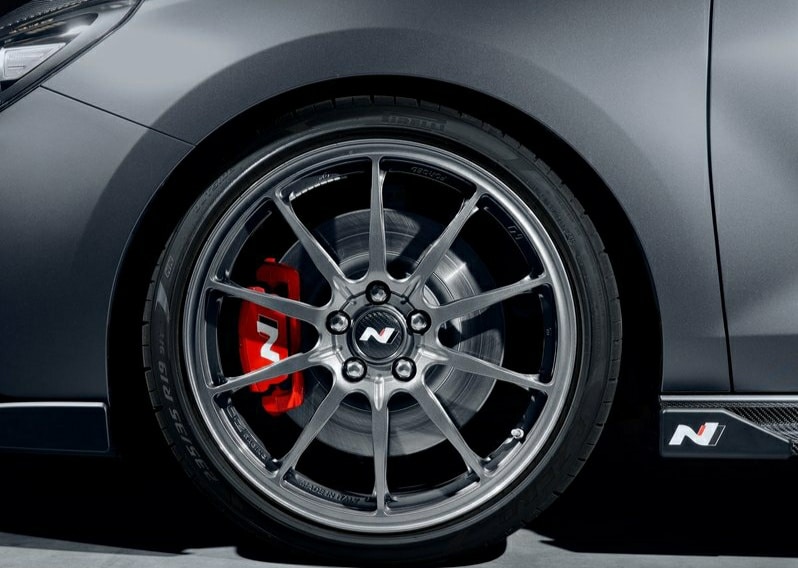 i30 N Project C 19 inç OZ Racing dövme jant ve N fren kaliperi
