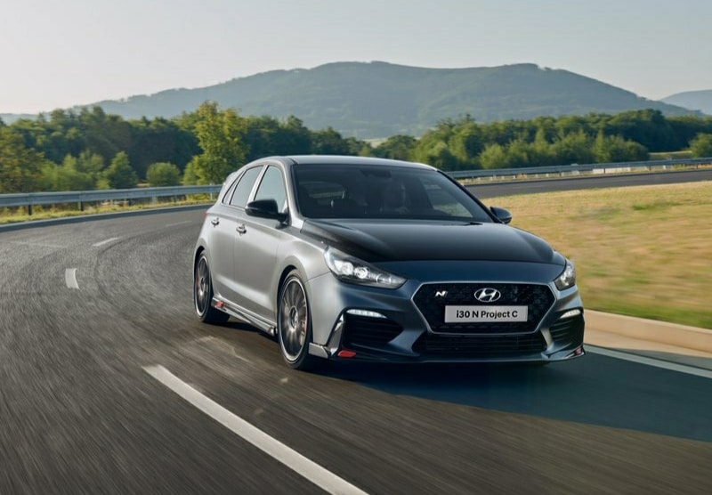 i30 N Project C pistte ön görünüm