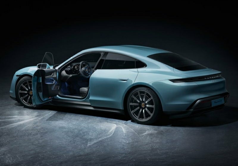Porsche Taycan otomobil arşiv görseli