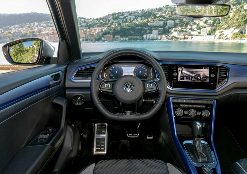 Volkswagen T-Roc R arka üç çeyrek görünüm
