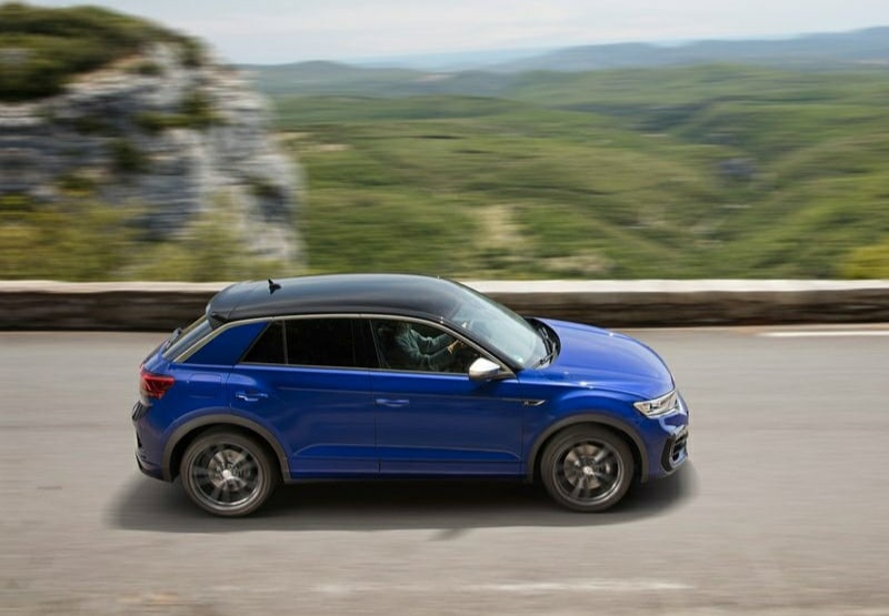 Volkswagen T-Roc R yan profil