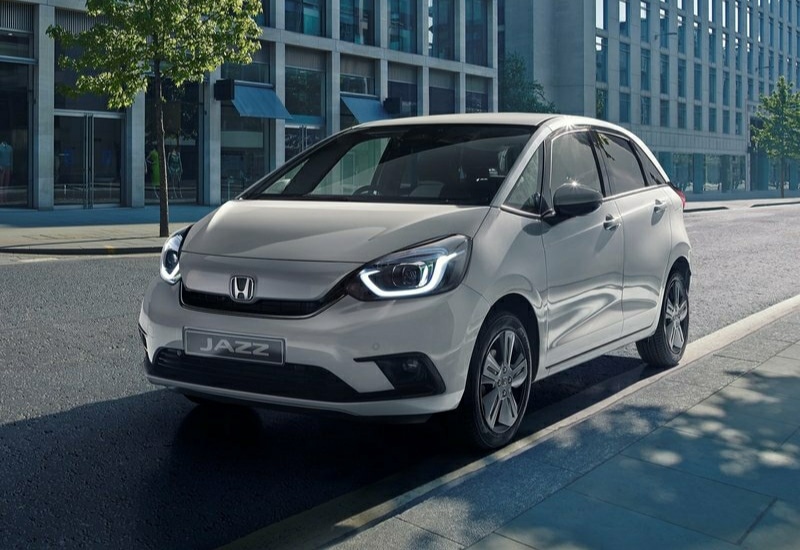 2023 Honda Jazz Ağustos Fiyat Listesi için beyaz Honda Jazz şehir görseli