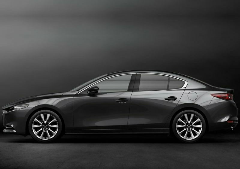 Mazda 3 Sedan yan profil görünümü