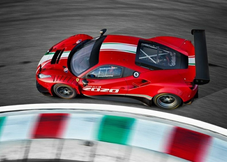 488 GT3 Evo yarış gövdesi ve arka bölüm
