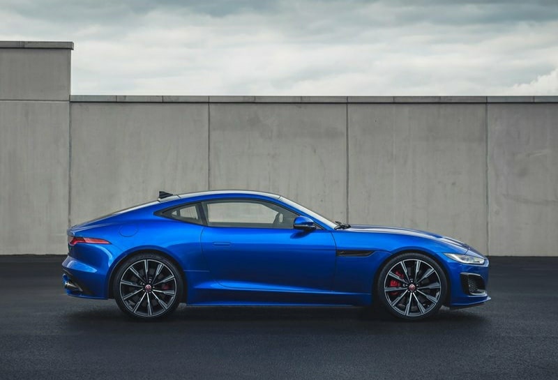 Jaguar F-TYPE mavi coupe yan profil