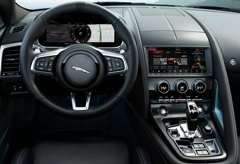 Jaguar F-TYPE direksiyon dijital gösterge ve orta konsol