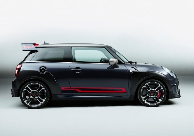 MINI John Cooper Works GP arka üç çeyrek görünümü