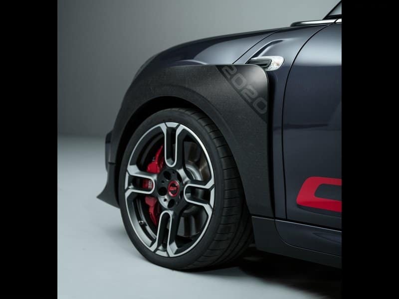 2020 MINI John Cooper Works GP ön üç çeyrek görünümü