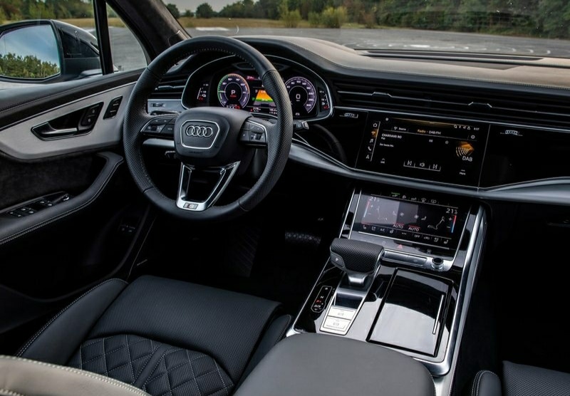 Audi Q7 quattro hibrit sistemli model görseli