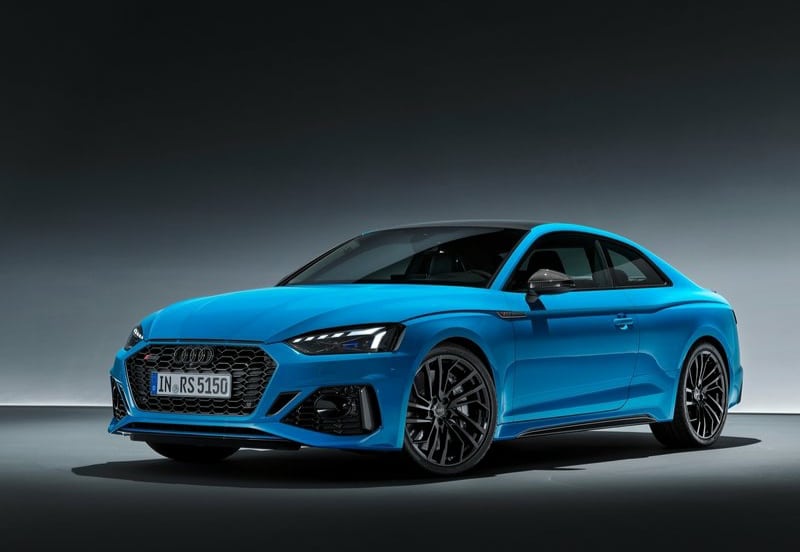 Audi RS5 Coupe mavi gövde ön üç çeyrek görünüm