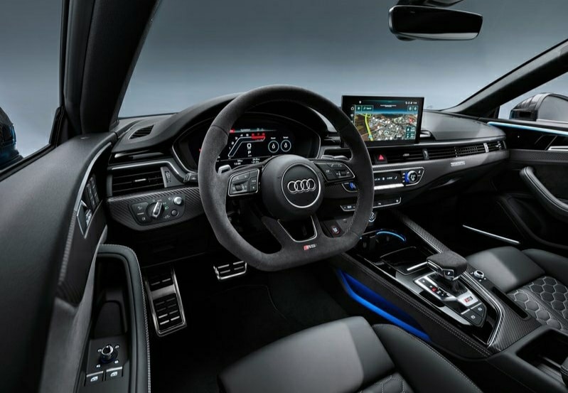 Audi RS5 Coupe iç mekan ve MMI ekranı