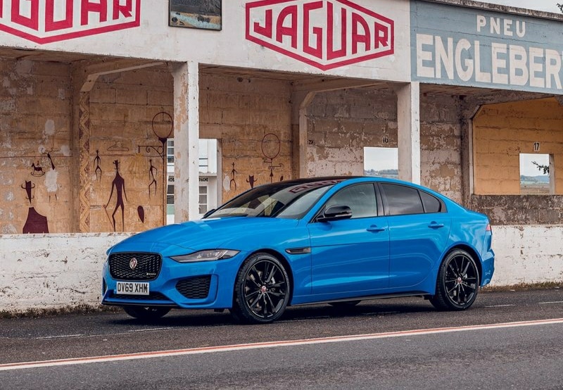 2020 Jaguar XE Reims Edition önden üç çeyrek görünüm