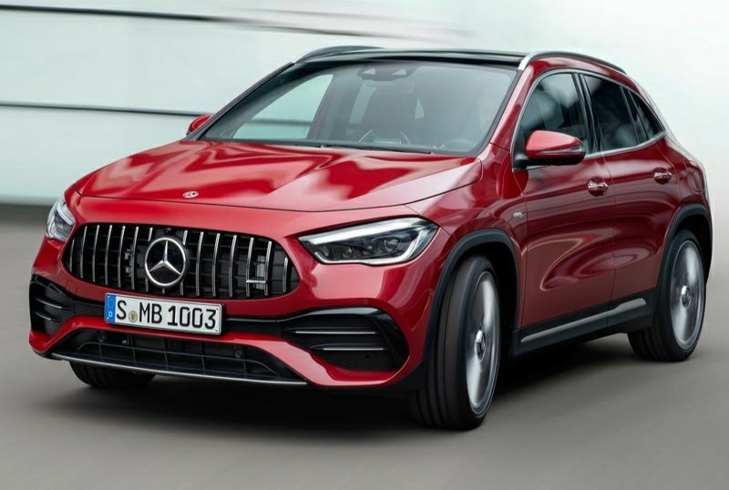 Mercedes-AMG GLA 35 ön üç çeyrek sürüş görünümü