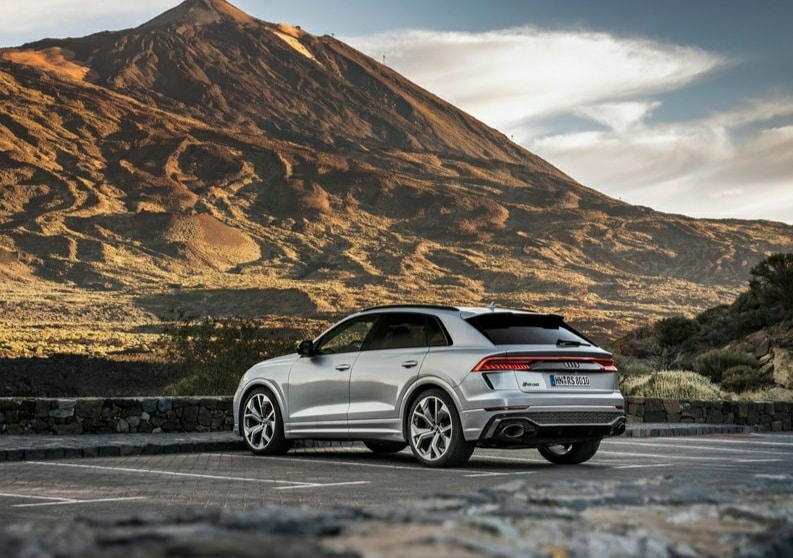 Audi RS Q8 otomobil arşiv görseli
