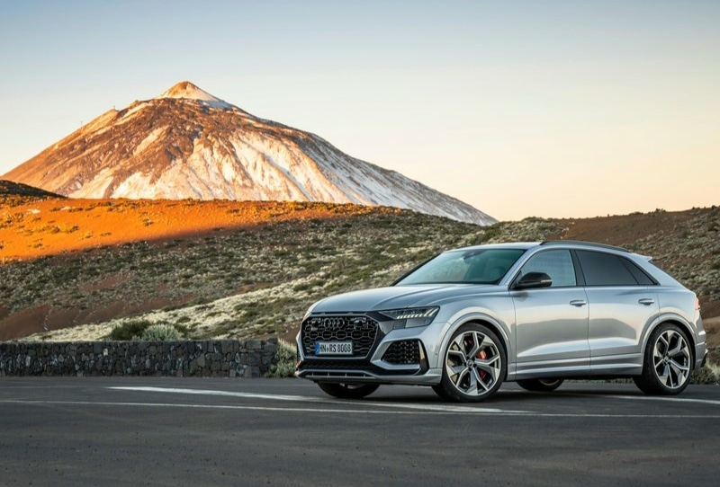 Audi RS Q8 önden görünüm
