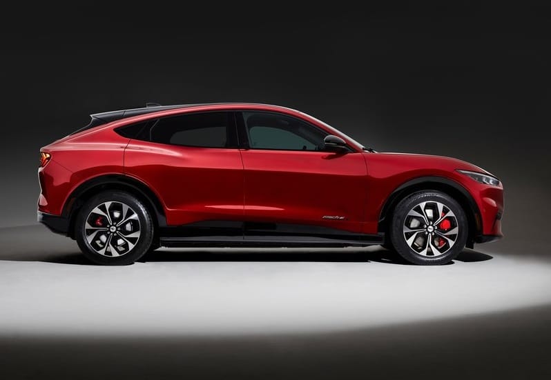Mustang Mach-E dış tasarım arşiv fotoğrafı 3