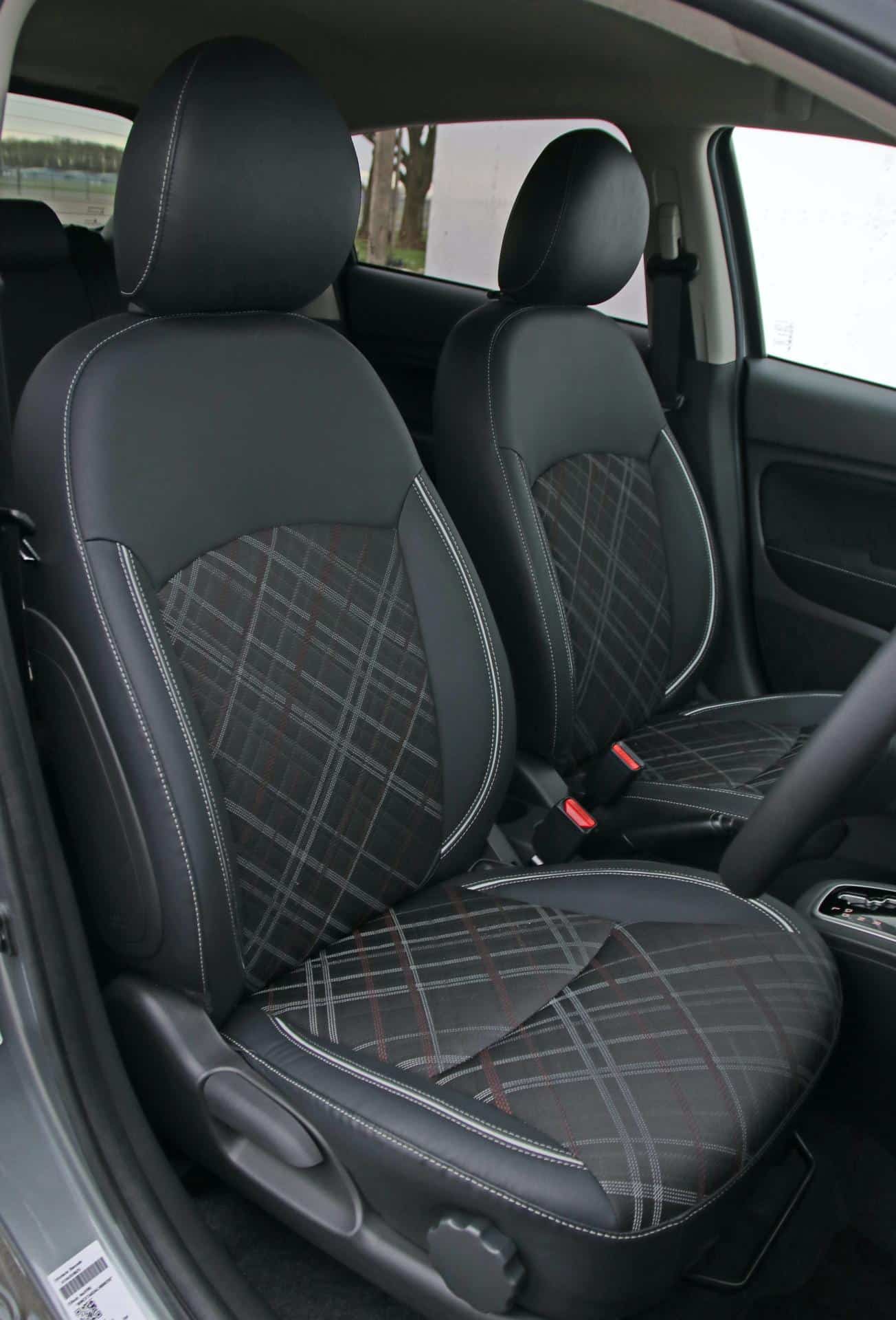 Mitsubishi Space Star dış tasarım arşiv görseli